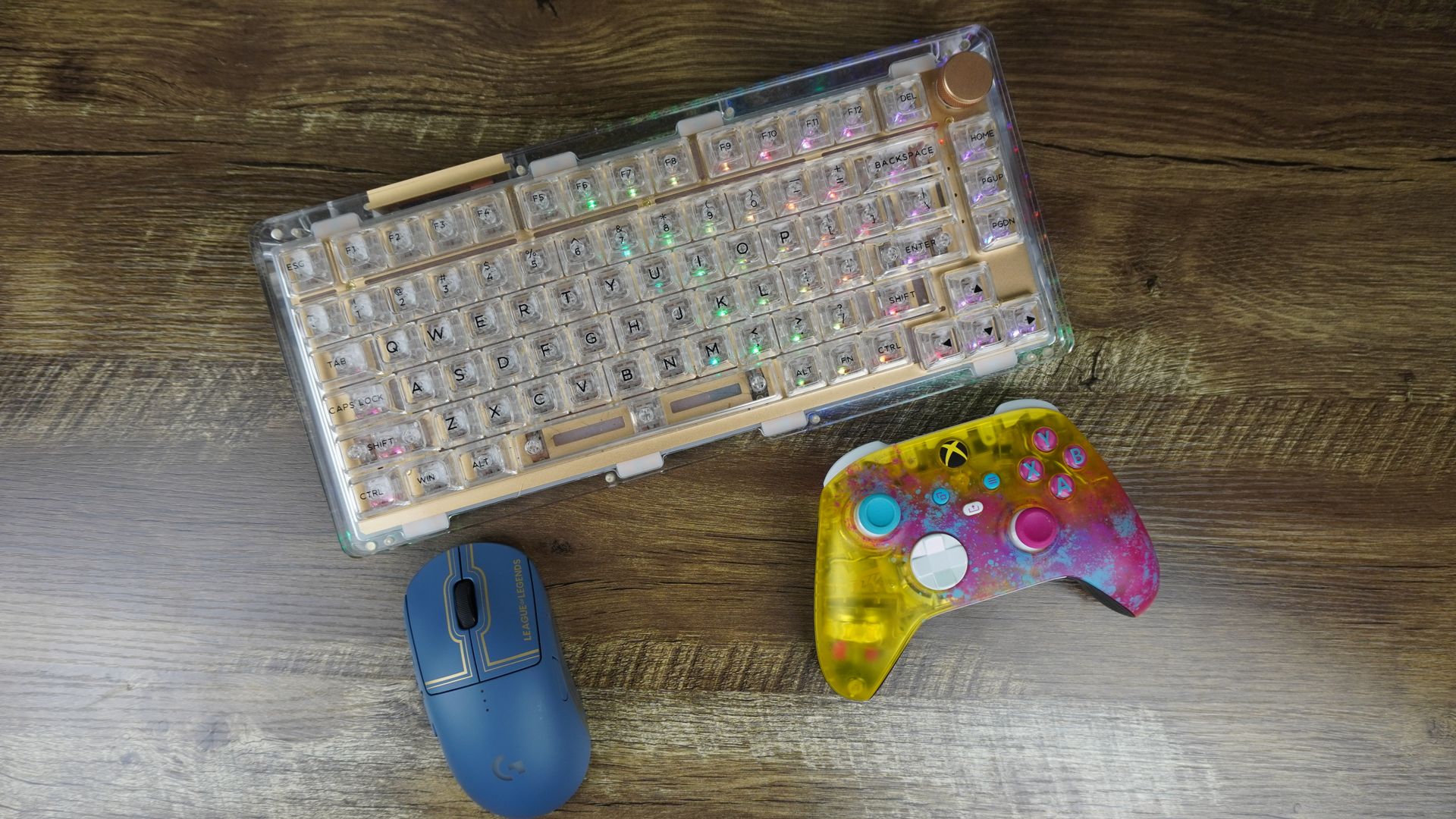 gaming keyboard vs controller - featured image